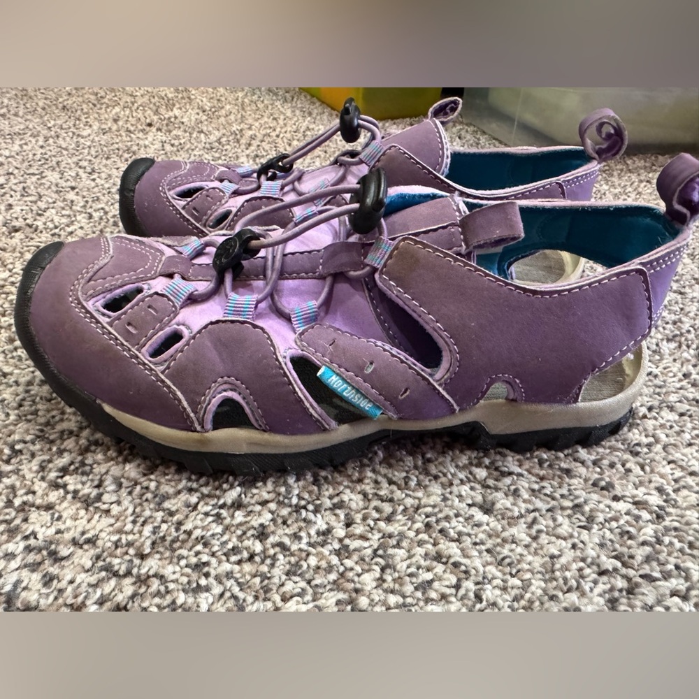 Northside Shoes - Picture 3 of 7